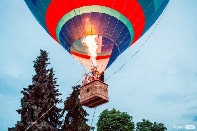 Яскраво, повітряно, незабутньо: фінальний день фестивалю «Aerosfera» у Луцьку. ФОТО