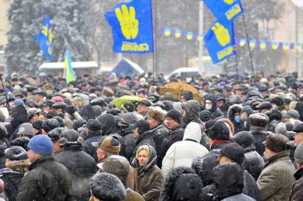 Народне віче у Луцьку. ФОТО