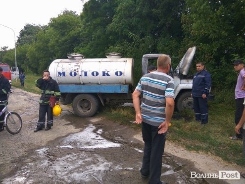 Поблизу Луцька загорівся молоковоз. ФОТО. ВІДЕО