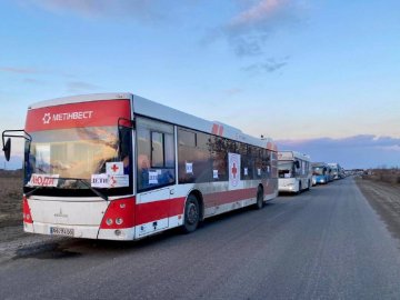 За день з Маріуполя виїхали майже 11 тисяч людей