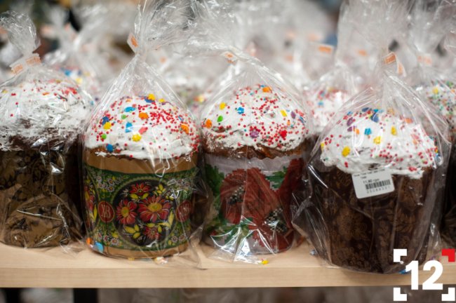 У «Тамі Тамі» продають освячені паски. ФОТО