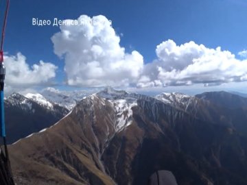 На висоті 5 тисяч метрів: найекстремальніші польоти луцького парапланериста. ВІДЕО