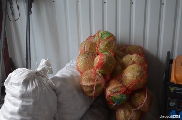 У Луцьку освятили автомобіль в зону АТО. ФОТО