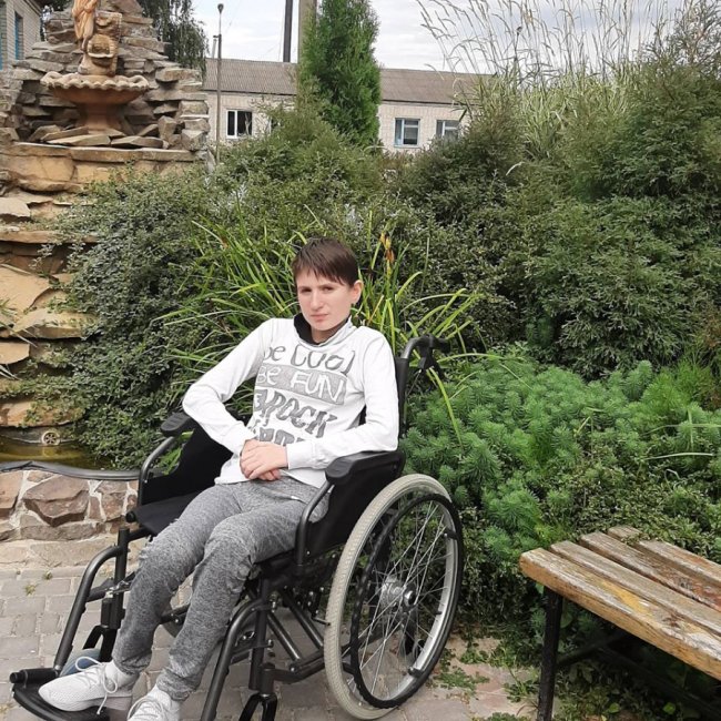 «Маленький син мріє, щоб мама взяла його на ручки»: молода жінка з Рівненщини потребує коштів на лікування