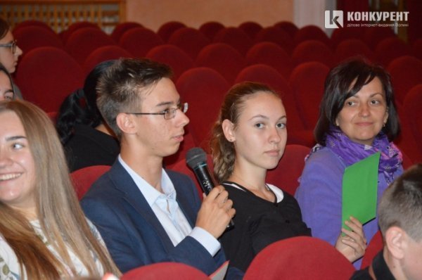 Наркомани довго не живуть: луцькі школярі проти наркотиків. ФОТО