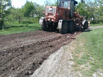 Через ями на дорогах люди поскаржилися в поліцію на сільського голову