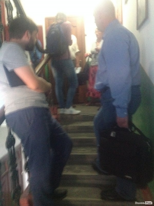 У Луцьку виселяють сім'ю за борги. ФОТО. ОНОВЛЕНО 