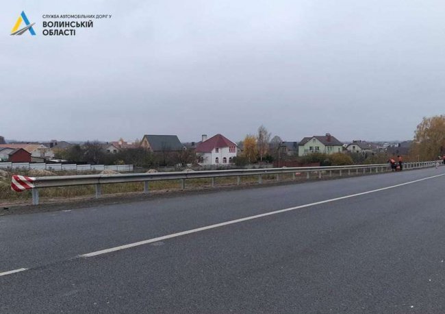 Показали, як завершують ремонт дороги між селами Струмівка та Підгайці. ФОТО