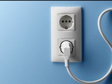 На Волині двоє людей померли від ураження струмом