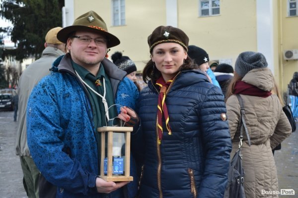 Лучанам передали Вифлеємський вогонь миру. ФОТО. ВІДЕО