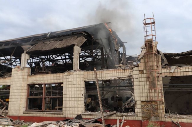 Ракетний удар по Києву: показали фото наслідків