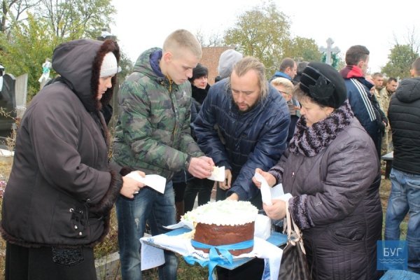 У Нововолинську провели в останню путь загиблого Героя. ФОТО