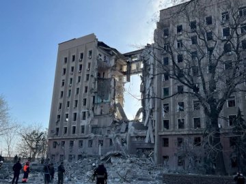 Російські війська влучили у Миколаєві в будівлю ОДА. ФОТО
