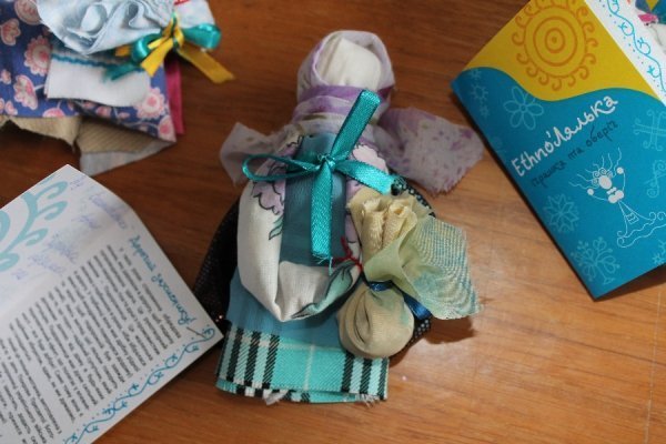 «Бережіть себе і повертайтеся здоровими, ми молимось за вас», - 78-річна волинянка бійцям АТО