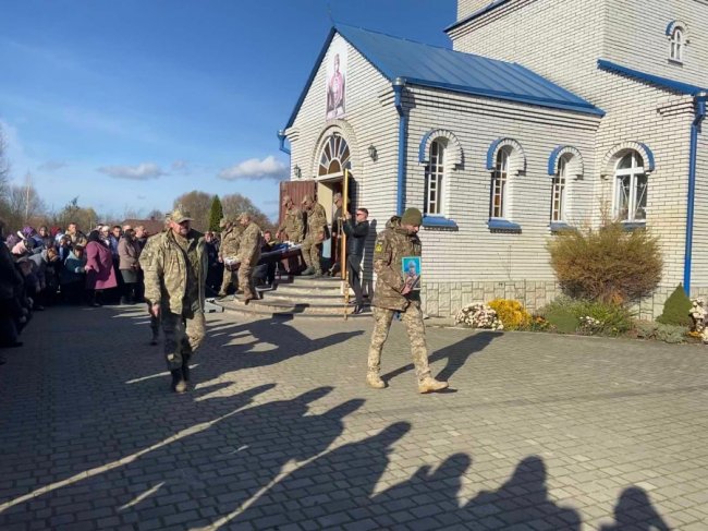 Волиняни провели в останню путь Героя Віталія Козловського