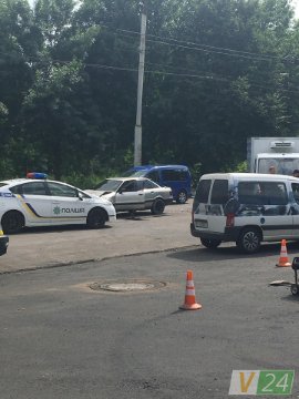 У Луцьку зіткнулись вантажівка та легковик. ФОТО