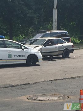 У Луцьку зіткнулись вантажівка та легковик. ФОТО