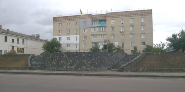 У місті на Волині приводять до пуття сквер Борцям за волю