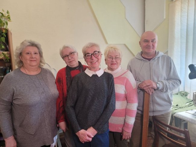 У Луцьку волонтери у квартирі шиють одяг для військових. ВІДЕО У Луцьку волонтери у квартирі шиють одяг для військових. ВІДЕО