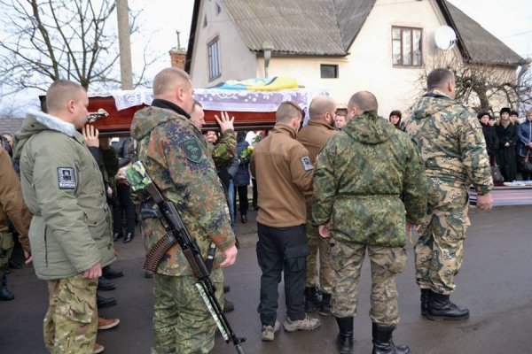 У Горохові поховали бійця «Азову» Ігоря Сливку. ФОТО