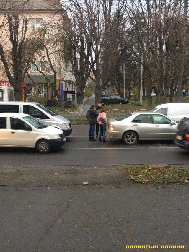 У Луцьку Mercedes влетів у Lexus. ФОТО. ВІДЕО