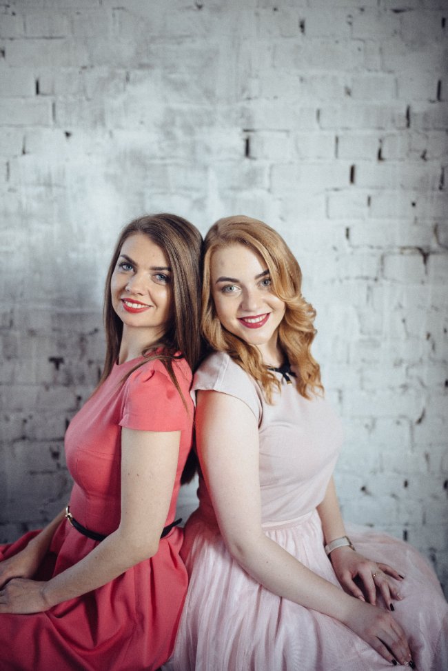 Луцькі телеведучі знялись у фотосесії в стилі «Friends». ФОТО