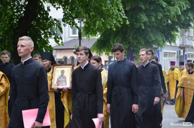 У Луцьку хресною ходою пройшли прихильники церкви Московського патріархату. ФОТО