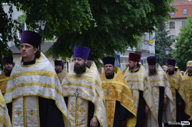 У Луцьку хресною ходою пройшли прихильники церкви Московського патріархату. ФОТО
