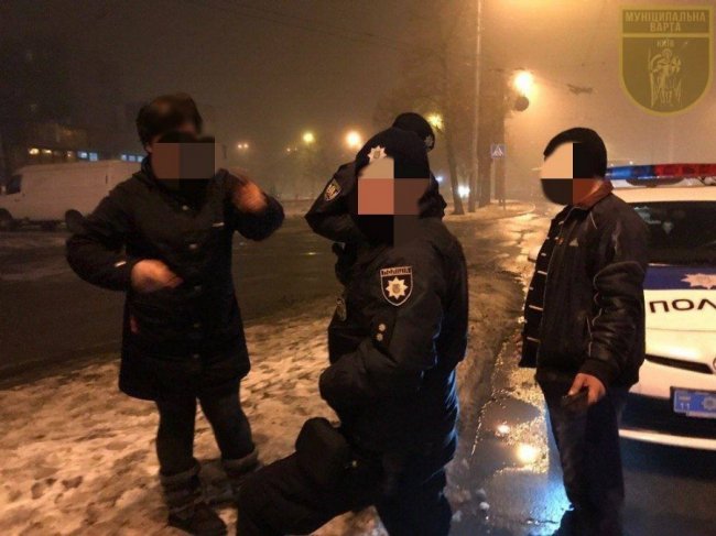 У Києві пара побила перехожого через відмову зайнятися сексом. ФОТО