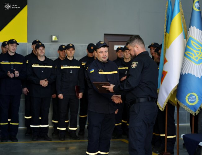 У Луцьку нагородили рятувальників. ФОТО