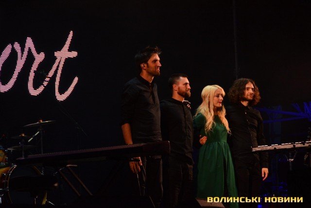 Відома співачка розплакалась на сцені «Бандерштату»