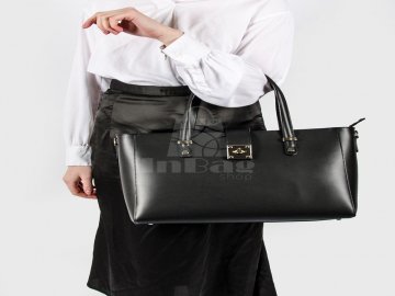 Магазин шкіряних сумок — місце, де кожна жінка відчує себе іконою стилю*