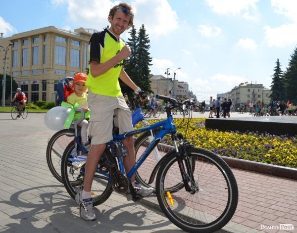 Велодень у Луцьку зібрав більше тисячі людей. ФОТО 