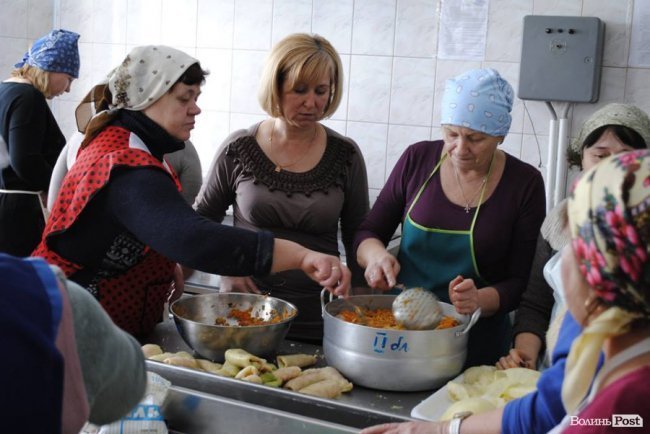Як у селі під Луцьком ліпили вареники на Схід