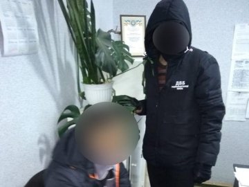 Судитимуть волинянина, який давав хабар поліцейському