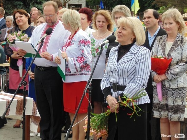 Останній дзвінок у Луцьку: четверта гімназія. ФОТО