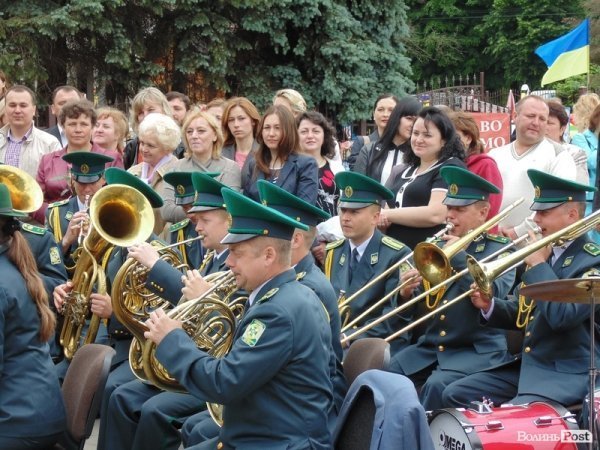 Останній дзвінок у Луцьку: четверта гімназія. ФОТО