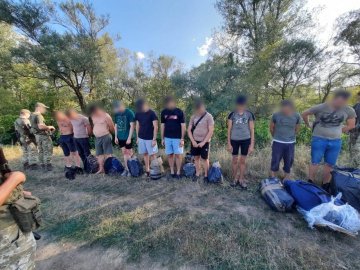 Покарати втікачів: чи будуть санкції проти чоловіків, що виїхали з України?