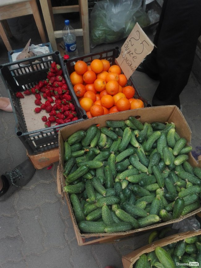 Від і до: скільки коштує перша полуниця на ринку Луцька. ФОТО