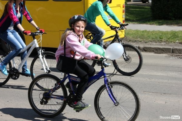 Велодень у Луцьку зібрав більше тисячі людей. ФОТО 