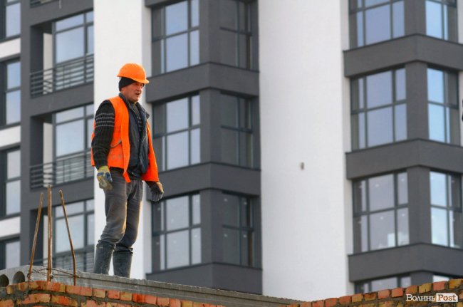 Як «росте» луцька «Супернова». ФОТО. ВІДЕО