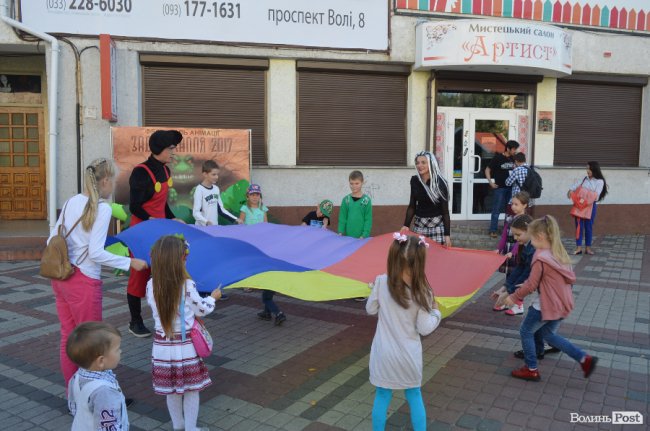 Студія «Карамболь» розважає наймолодших