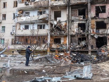 Росія вдарила ракетою по автопарку в Балаклії на Харківщині