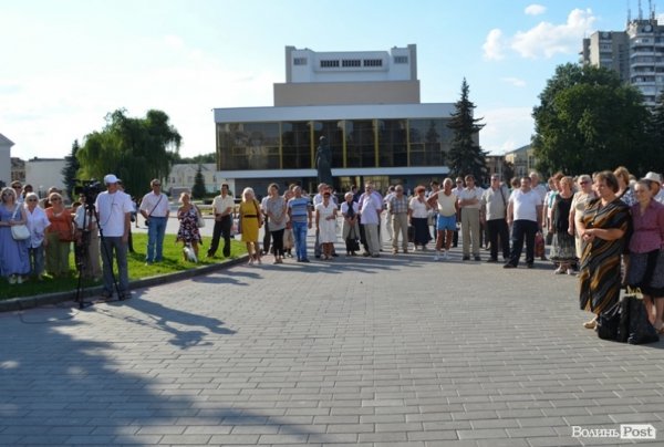 У центрі Луцька агітували за опозицію. ФОТО