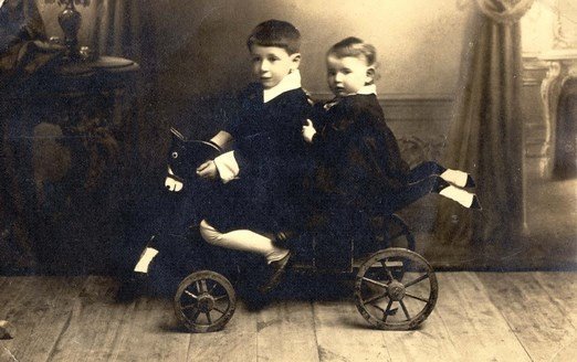 Волинська малеча 100 років тому на фото