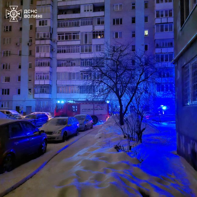 У Луцьку горіла квартира у дев'ятиповерхівці на Чорновола: загинула жінка