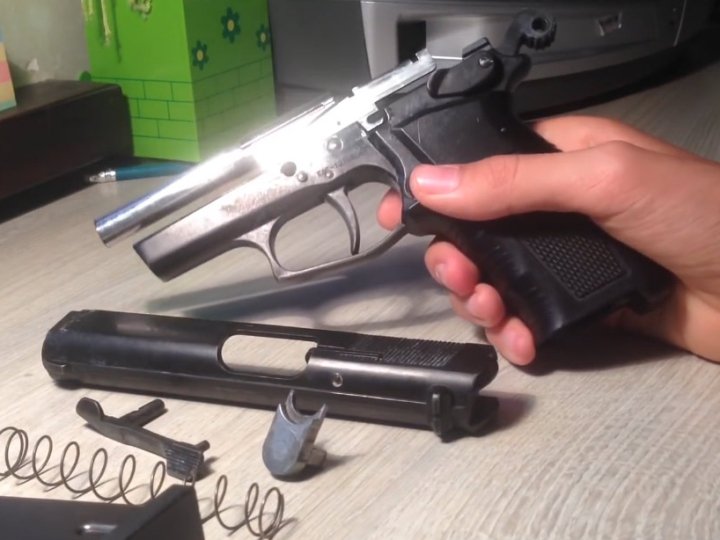 Біля супермаркета на Волині чоловік влаштував стрілянину: подробиці