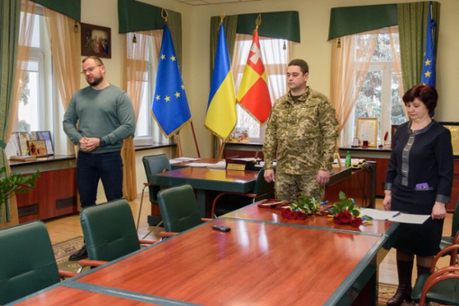 Посмертні нагороди вручили у Луцьку рідним загиблих захисників. ФОТО