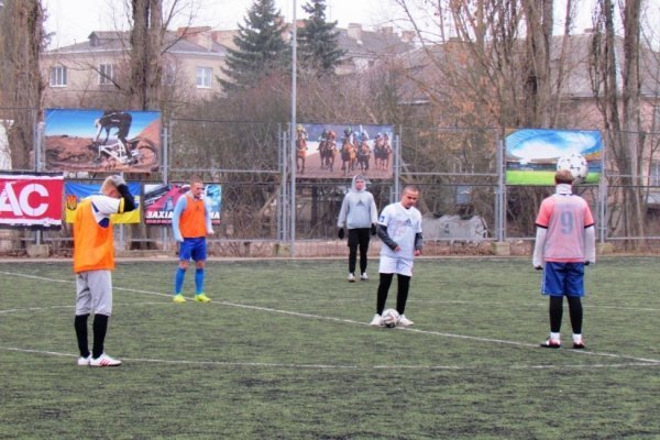 Волинські вболівальники зіграли у благодійний футбол  на допомогу воїнам-ультрасам. ФОТО