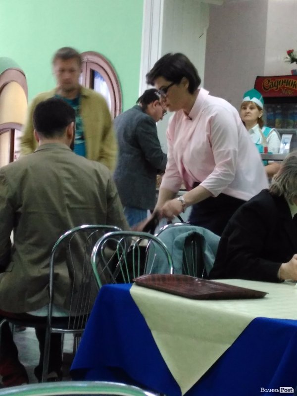 У луцькій їдальні «Ревізор» залишив «Domestos». ФОТО